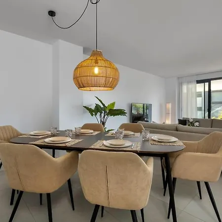 Amazing 4 Bedroom With Pools + Gym - Rdr269