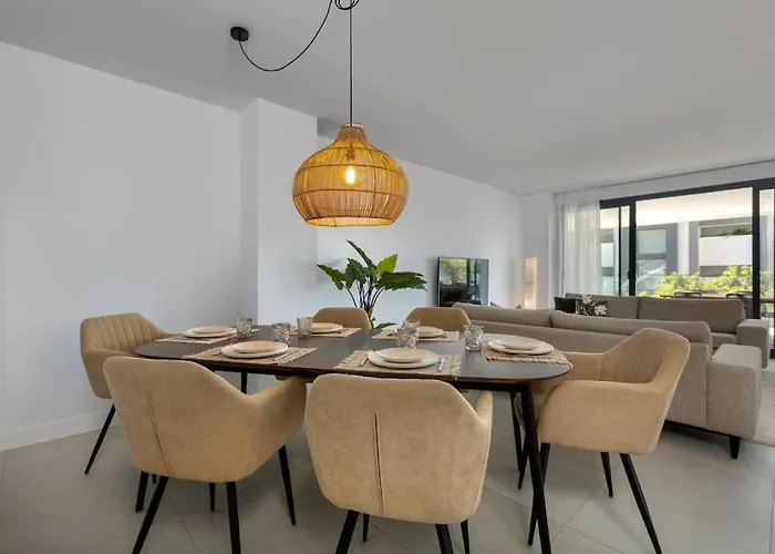 Amazing 4 Bedroom With Pools + Gym - Rdr269