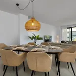 Amazing 4 Bedroom With Pools + Gym - Rdr269